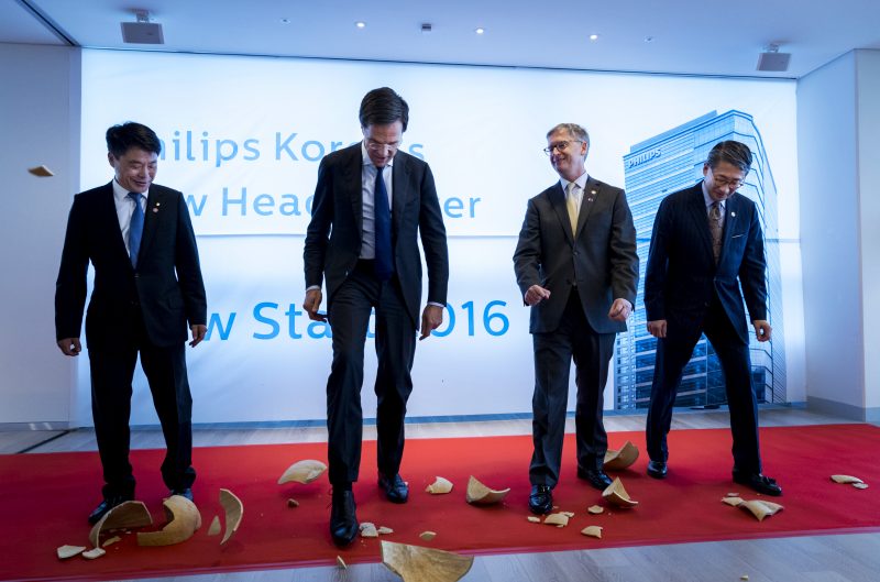 Premier Rutte opent hoofdkantoor Philips Zuid-Korea