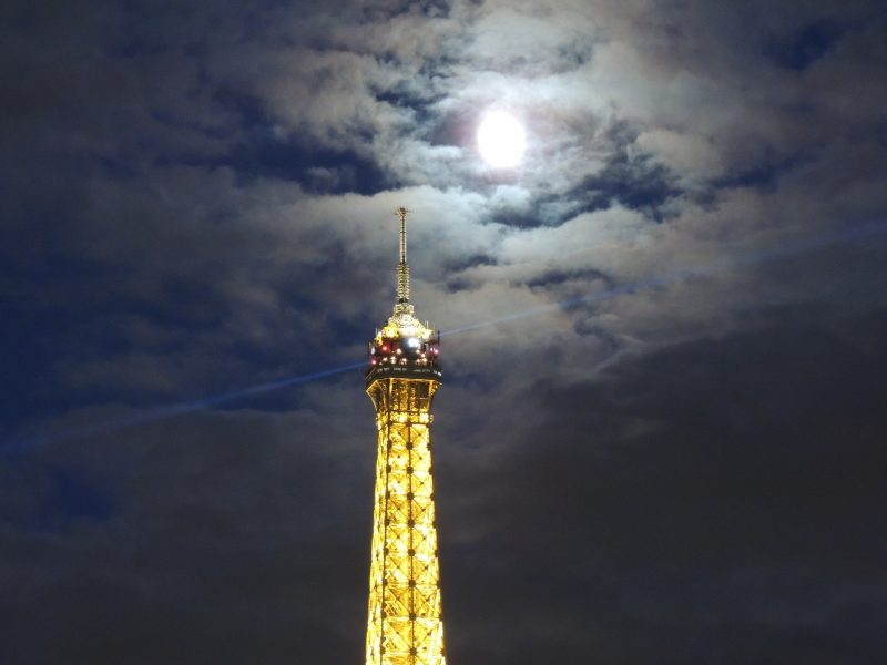 eiffel-tower- eiffeltoren, paris, parijs, goedkoopste periode, reizen