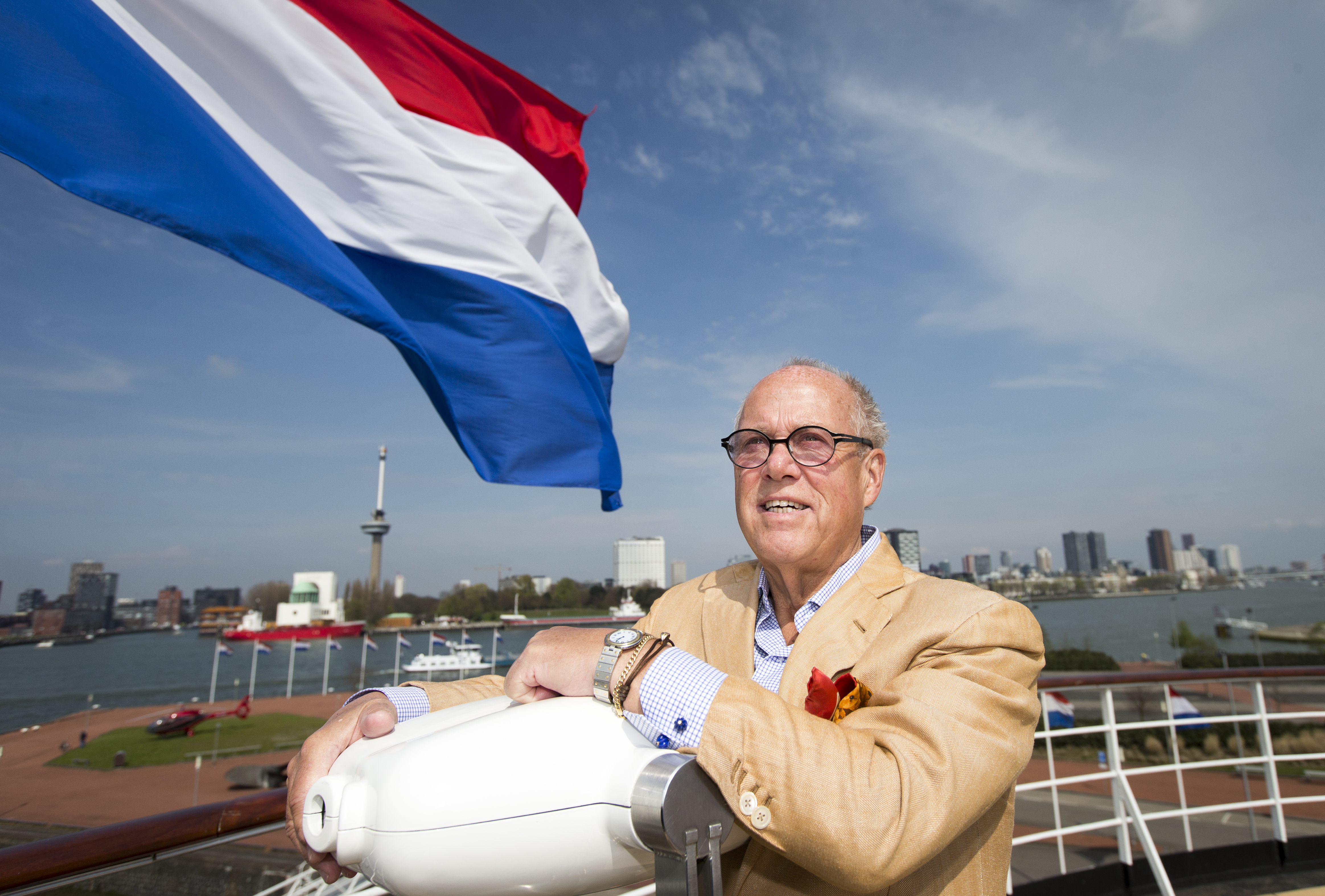 2016-04-14 13:03:25 ROTTERDAM - Sterrekok Joop Braakhekke tijdens de nationale opening van het aspergeseizoen op het voormalige Cruiseschip de SS Rotterdam. ANP JERRY LAMPEN