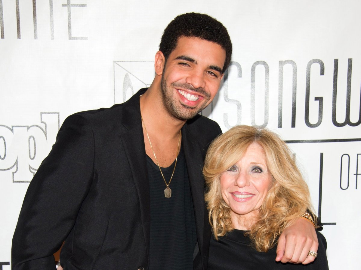 drake he-was-raised-jewish-by-his-mother-in-a-predominantly-jewish-neighborhood