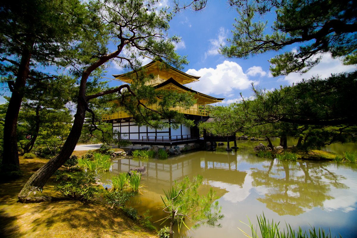 japanese-capital-kyoto-features-the-breathtaking-golde