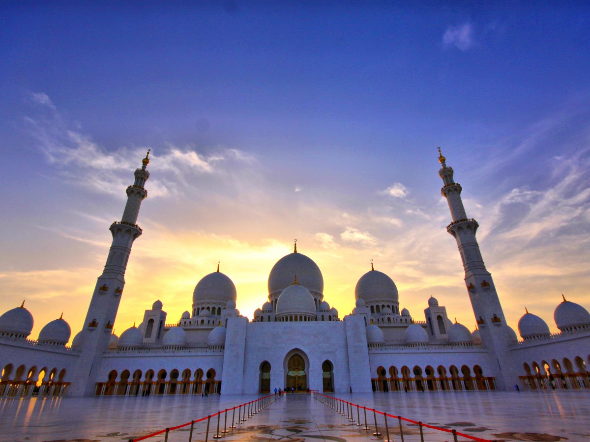 not-to-be-outdone-the-sheikh-zayed-grand-mosque-located-in-abu-dhabi-opened-10-years-ago