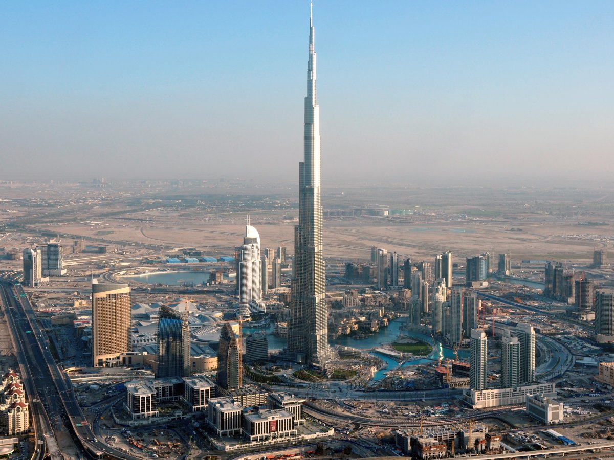 the-burj-khalifa-in-dubai-cost-approximately-15-billion-to-build-construction-lasted-from-2004-to-2009