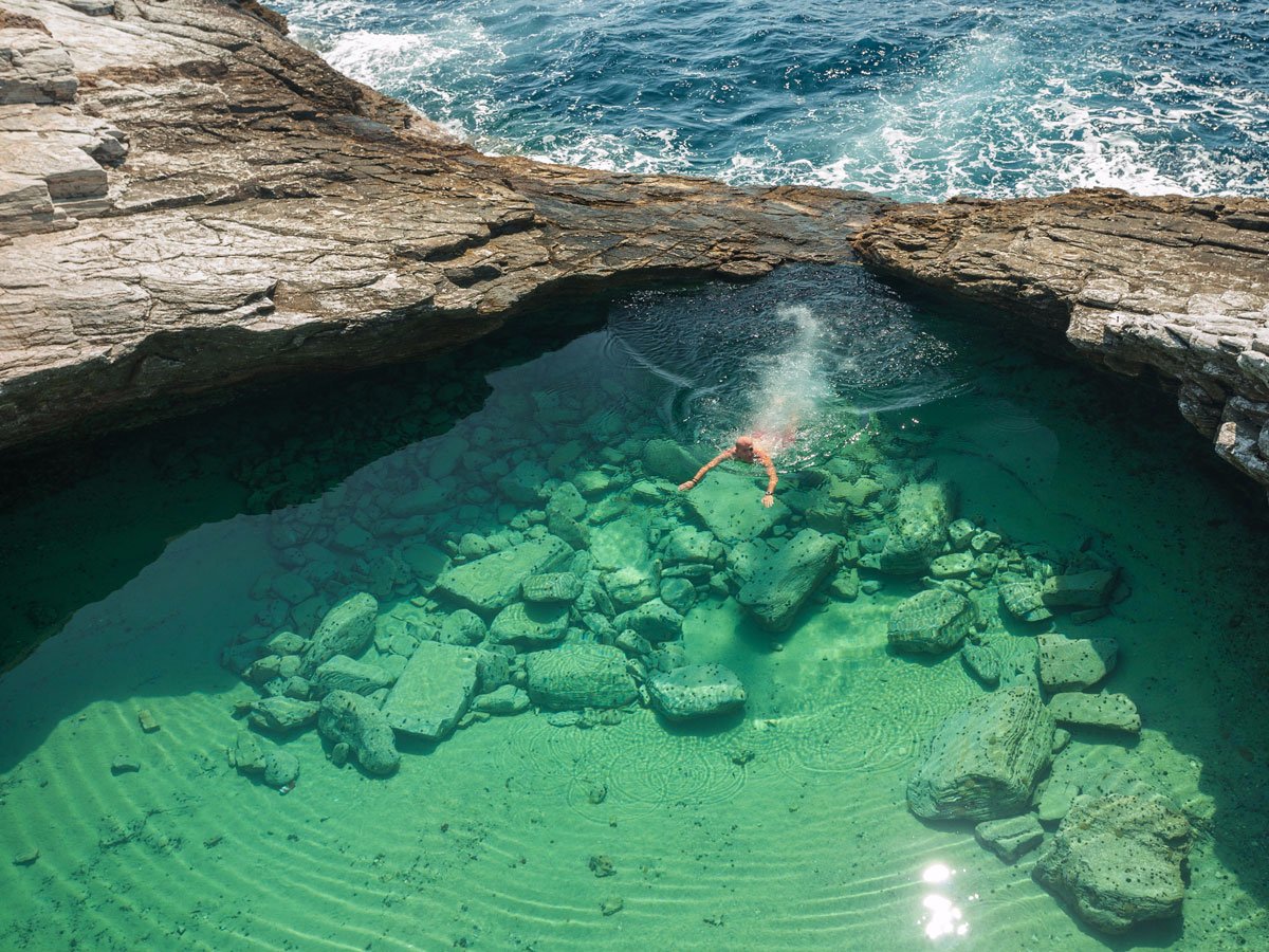 giola-is-a-natural-pool-located-within-the-astris-region-of-greece