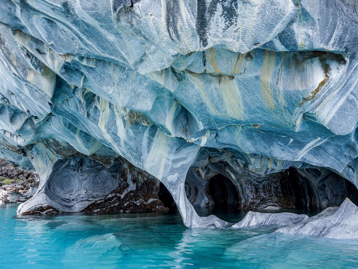 the-marble-caves-which-are-located-on-a-peninsula-bordering-lake-general-carrera-in-chile