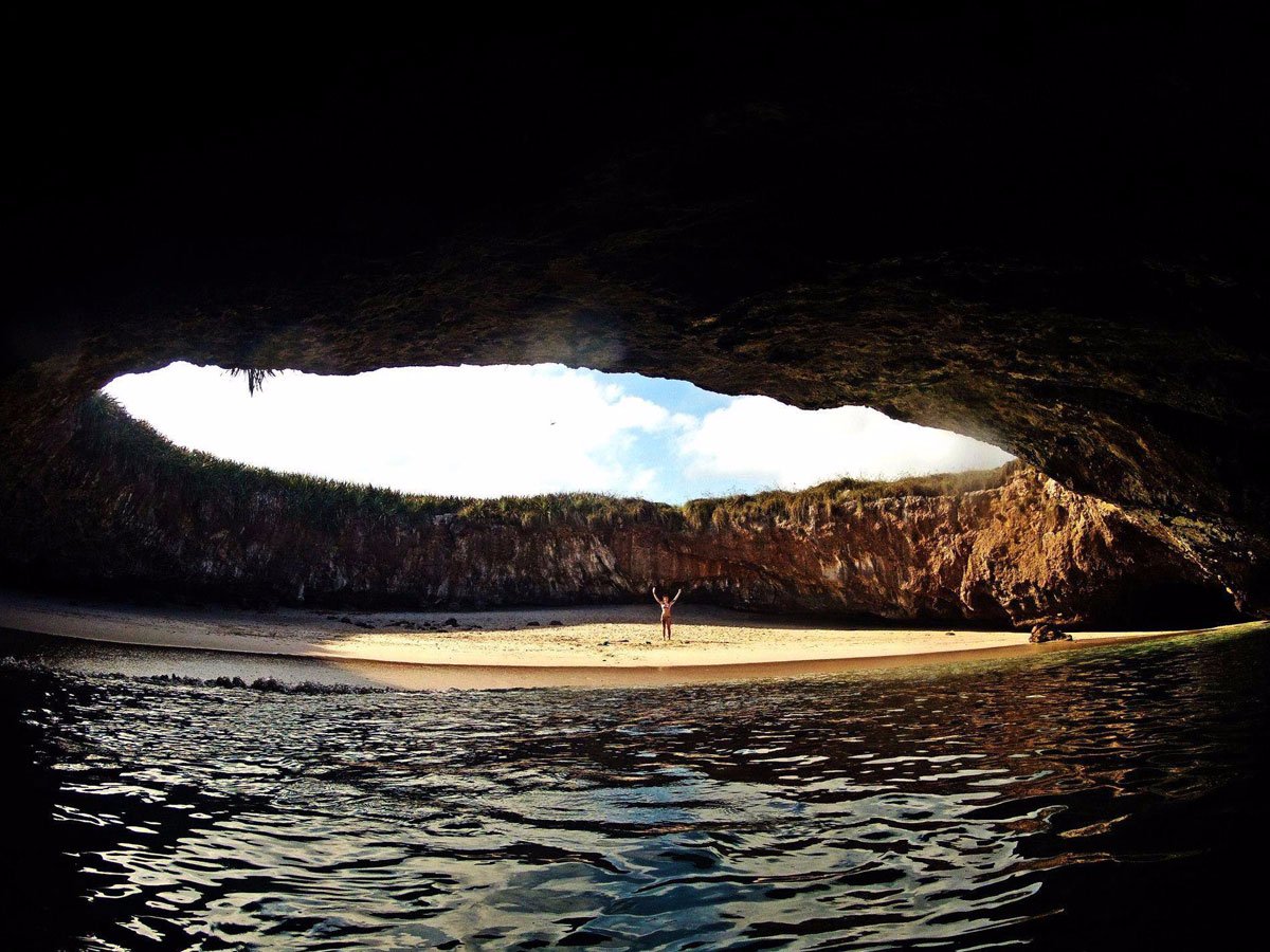 tucked-away-under-the-surface-the-marieta-islands