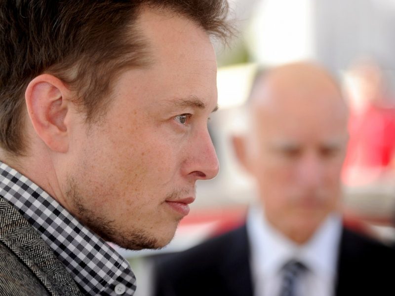 musk-despite-his-busy-life-he-also-carves-out-enough-time-to-read