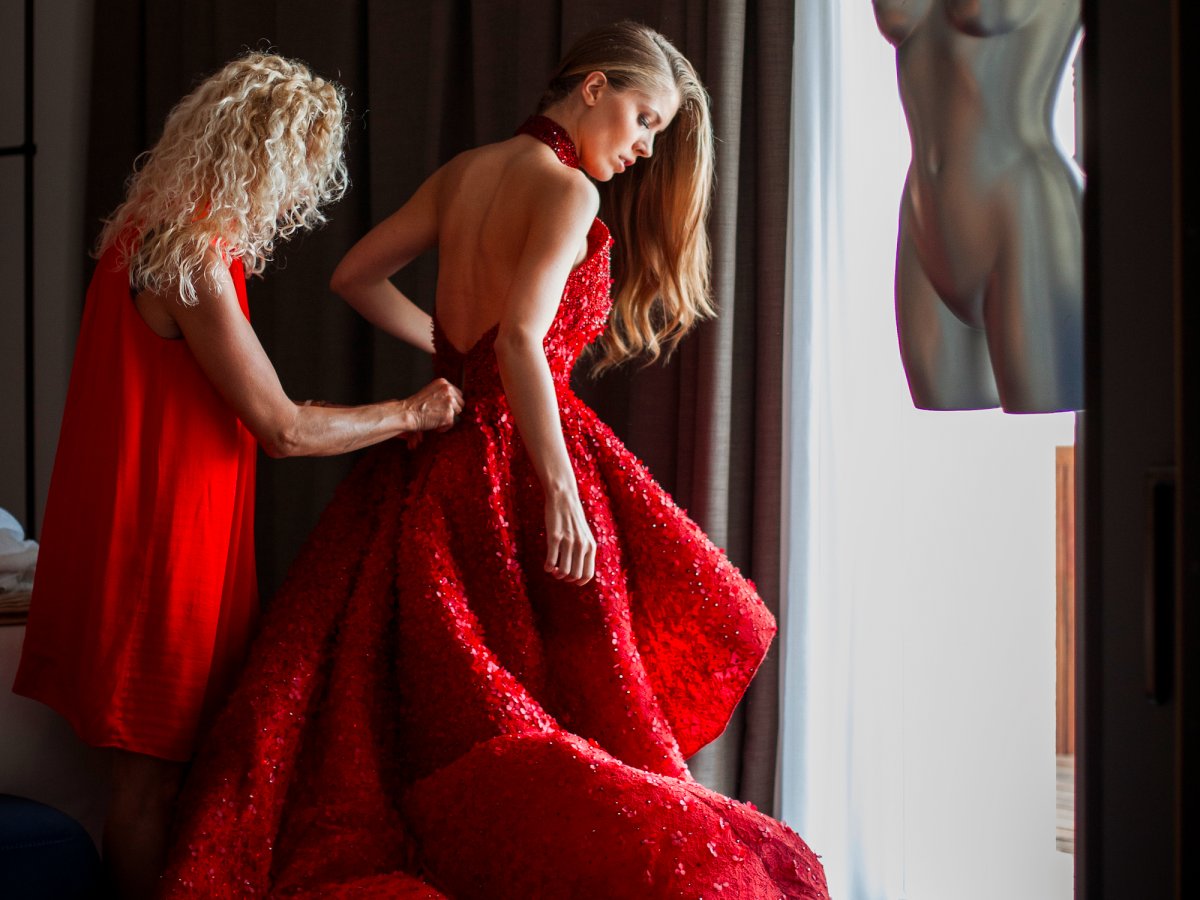 swarovski-who-was-born-in-austria-wore-a-red-crystal-gown-from-the-dubai-based-fashion-designer-michael-cinco