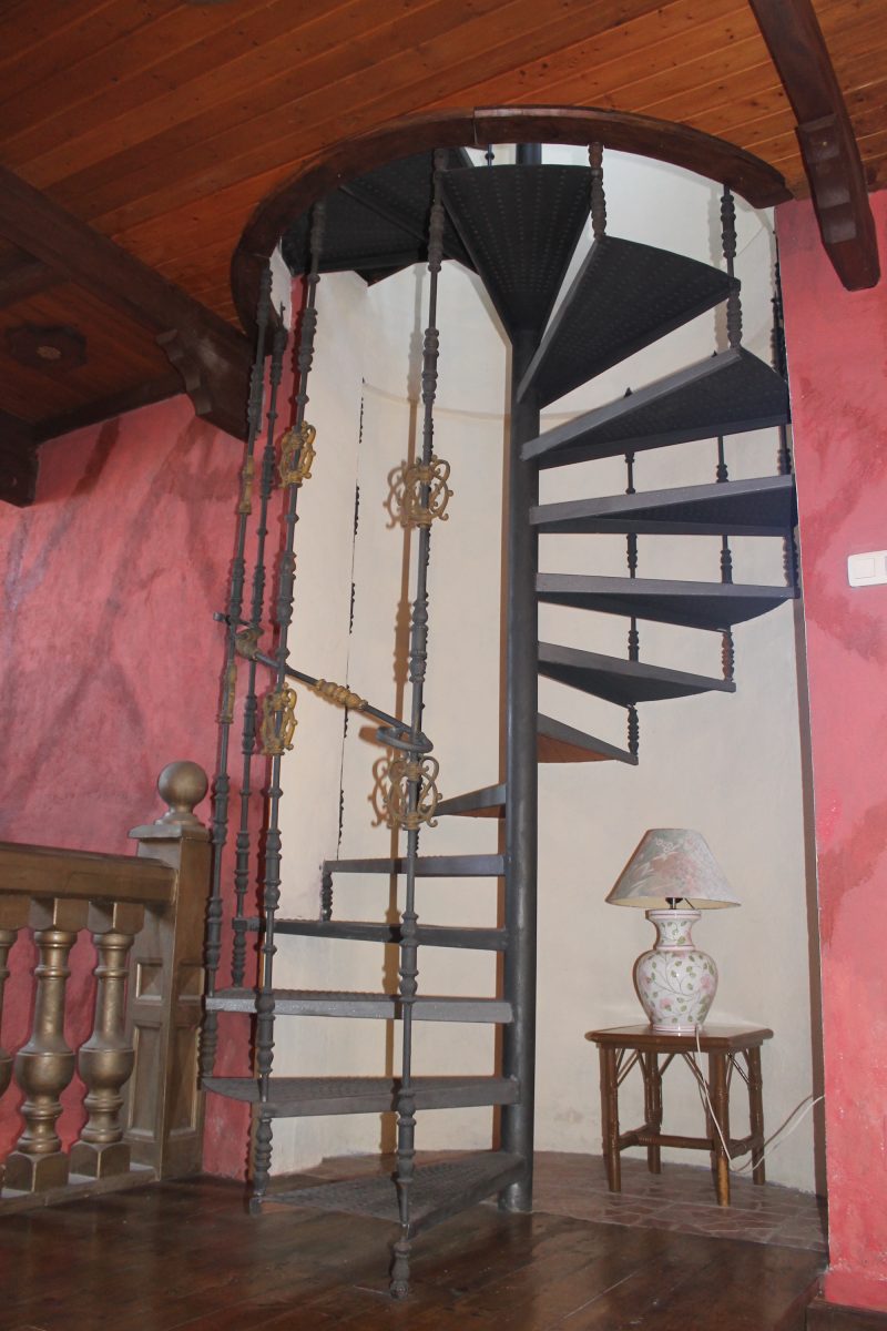 spiral staircase.JPG