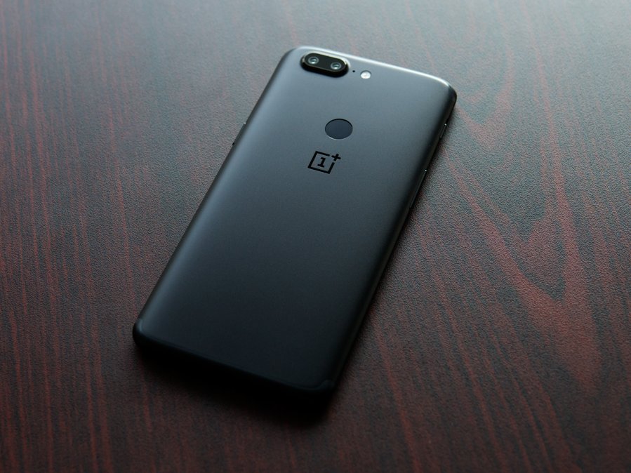 the-oneplus-5t-looks-great