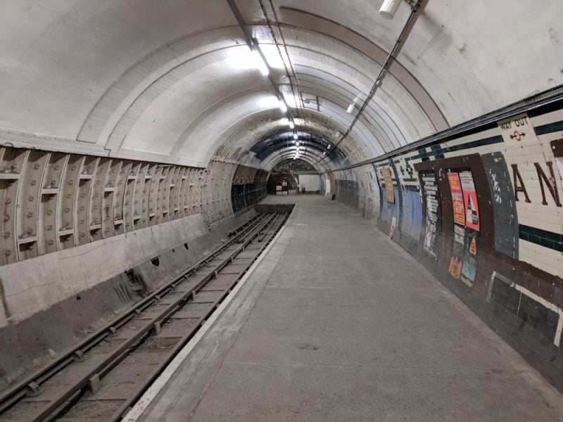 aldwych tube platform