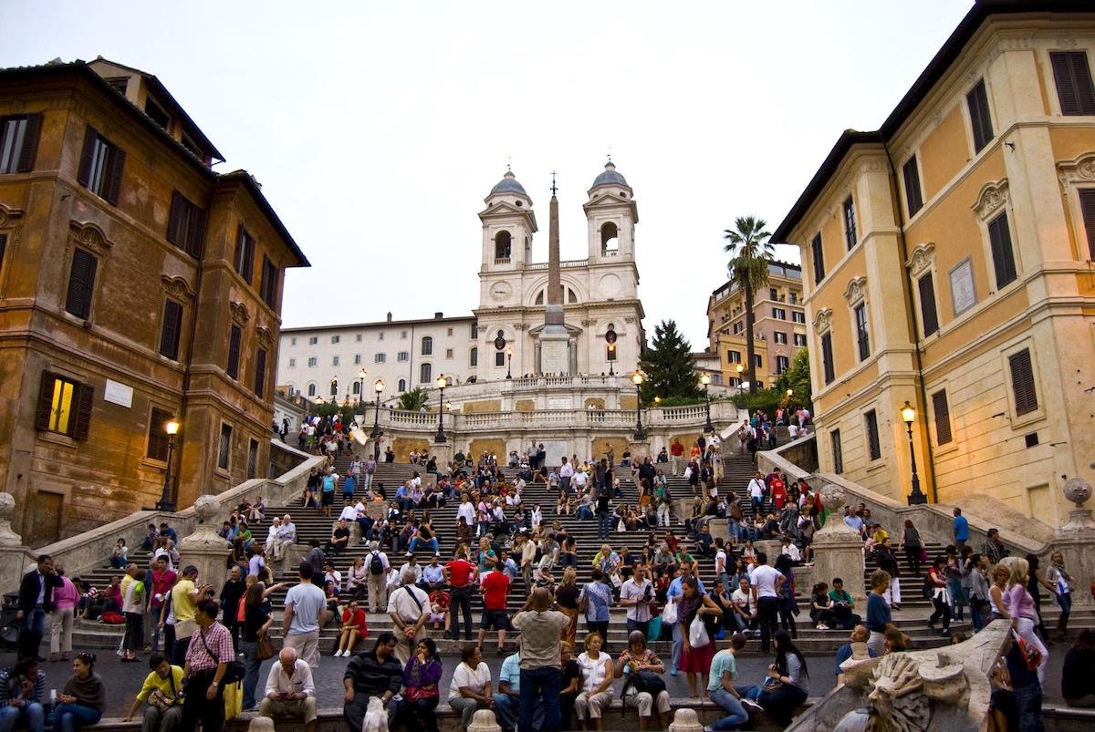 sit-on-the-spanish-steps-of-monti-rome