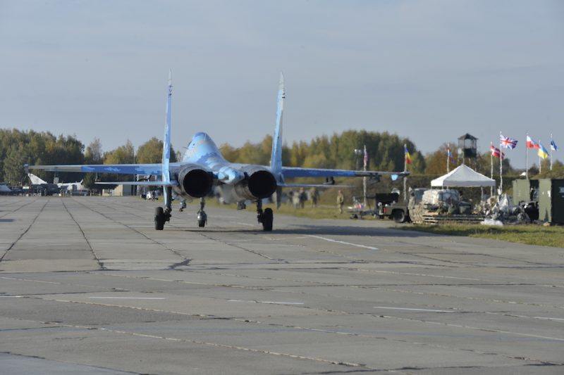 What we know about the Su-27, the Ukrainian fighter jet that ...