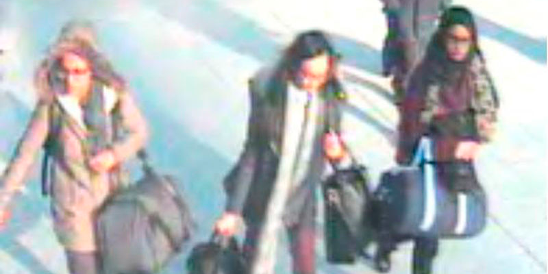 British teenage girls Amira Abase, Kadiza Sultana and Shamima Begun (L-R) walk through Gatwick airport before they boarded a flight to Turkey on February 17, 2015, in this still handout image taken from CCTV and released by the Metropolitan Police on February 22, 2015.  REUTERS/Metropolitan Police/Handout via Reuters 