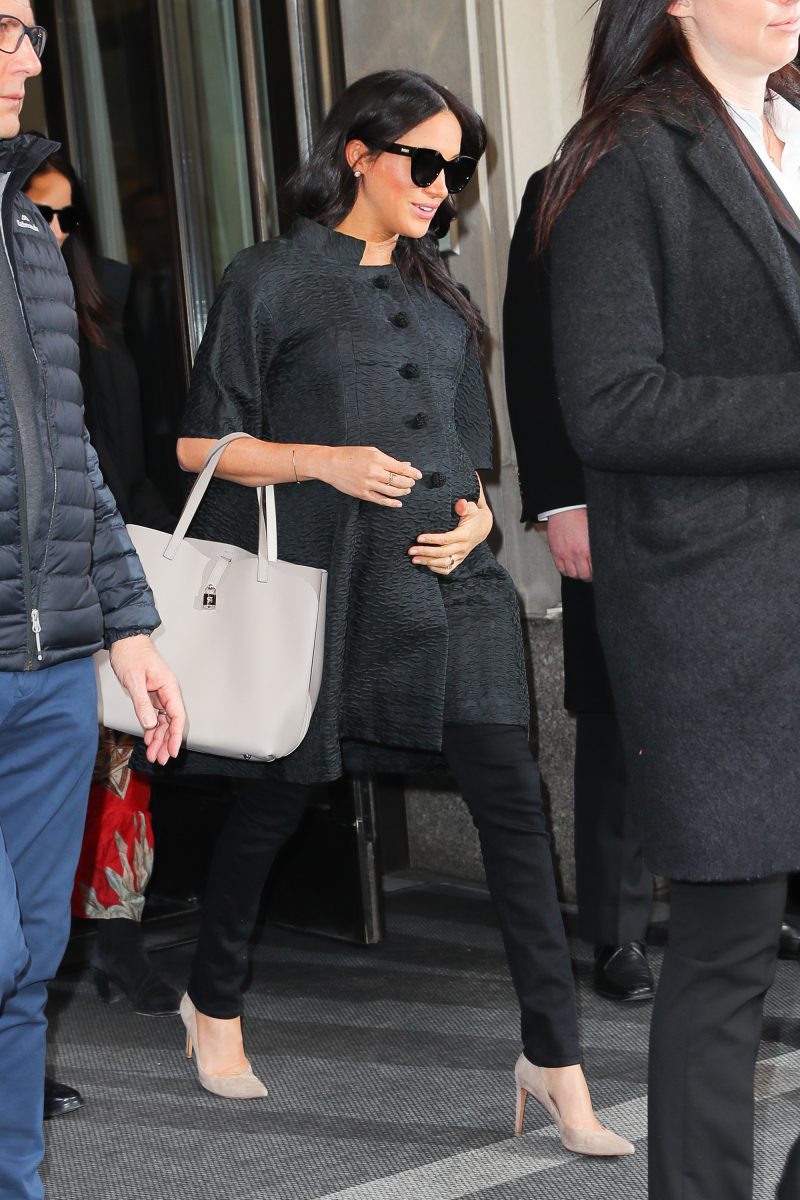 meghan markle baby shower outfit