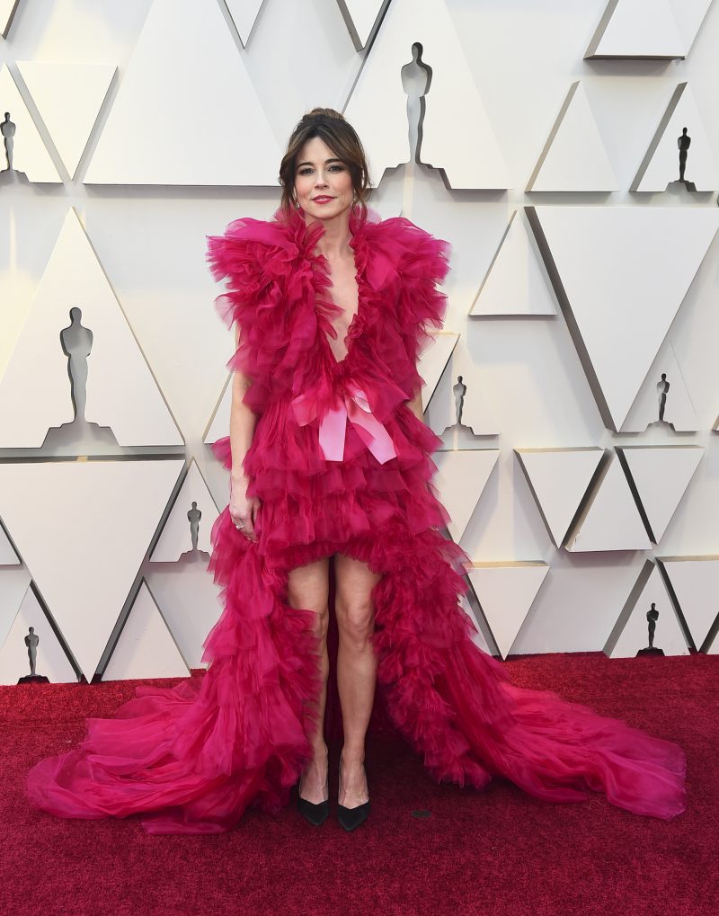Linda Cardellini Oscars 2019 red carpet