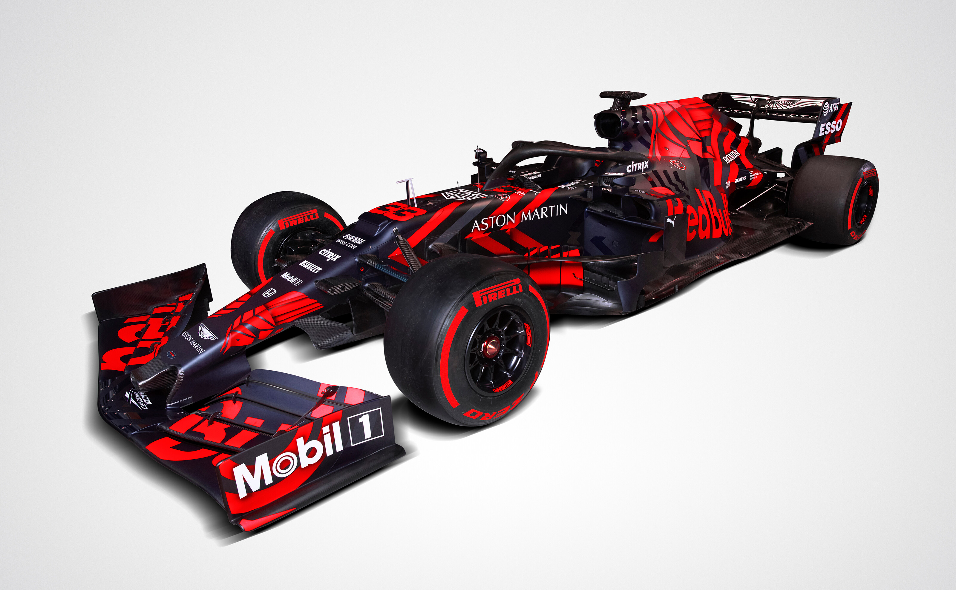De Red Bull RB15 waarmee het team in 2019 een gooi gaat doen naar het F1-kampioenschap. De rood-zwarte livery was eenmalig voor de presentatie op Silverstone. Foto: Red Bull Content Pool