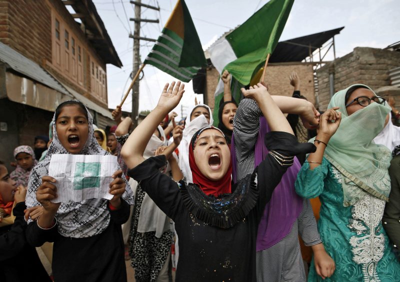 Kashmir women protest