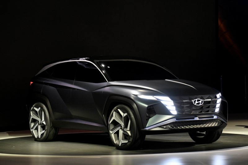 FILE PHOTO: Hyundai introduces its Vision T concept car at the LA Auto Show in Los Angeles, California, U.S., November 20, 2019. REUTERS/Andrew Cullen