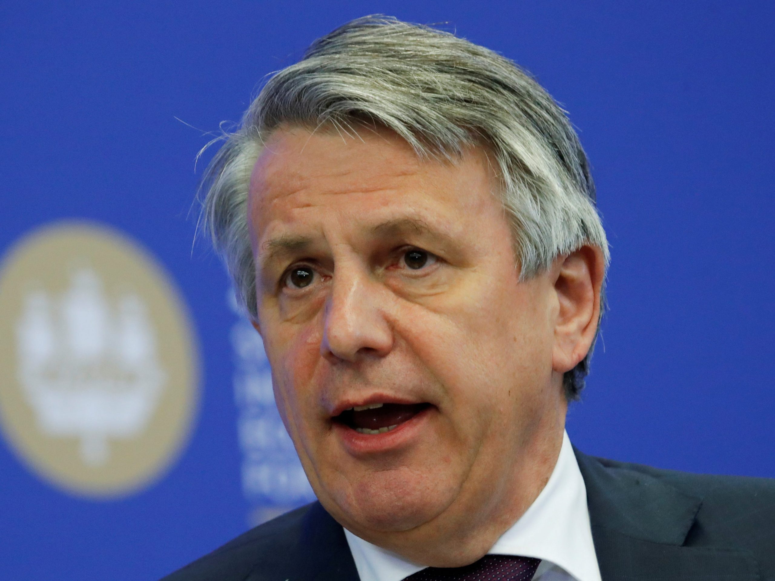FILE PHOTO: Ben van Beurden, Chief Executive Officer of Royal Dutch Shell, attends a session of the St. Petersburg International Economic Forum (SPIEF), Russia May 25, 2018. REUTERS/Sergei Karpukhin/File Photo