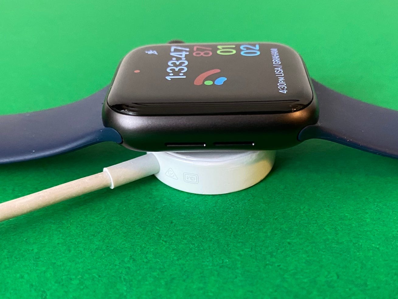 Apple Watch SE Charging