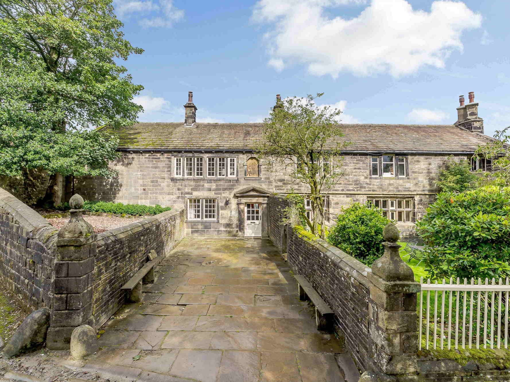 Ponden Hall, Stanbury, Keighley, West Yorkshire MAIN EXT