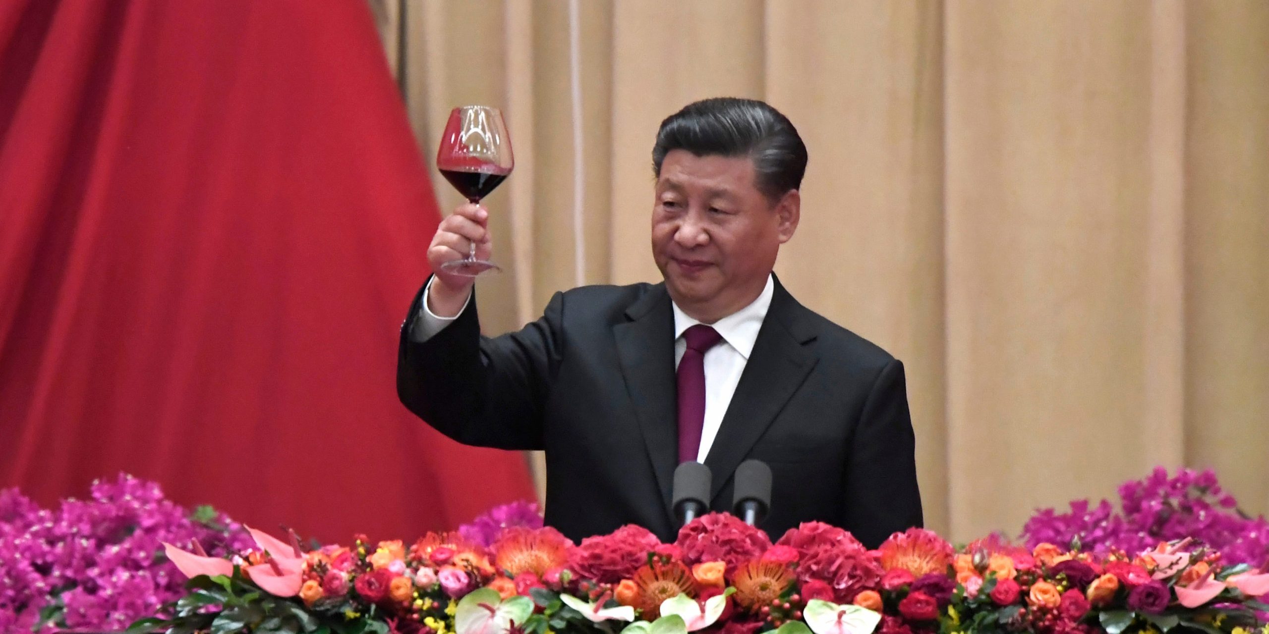 BEIJING, CHINA - SEPTEMBER 30: Chinese President Xi jinping toasts the guests during a banquet marking the 70th anniversary of the founding of the People's Republic of China on September 30, 2019 in Beijing, China. (Naohiko Hatta - Pool/Getty Images)