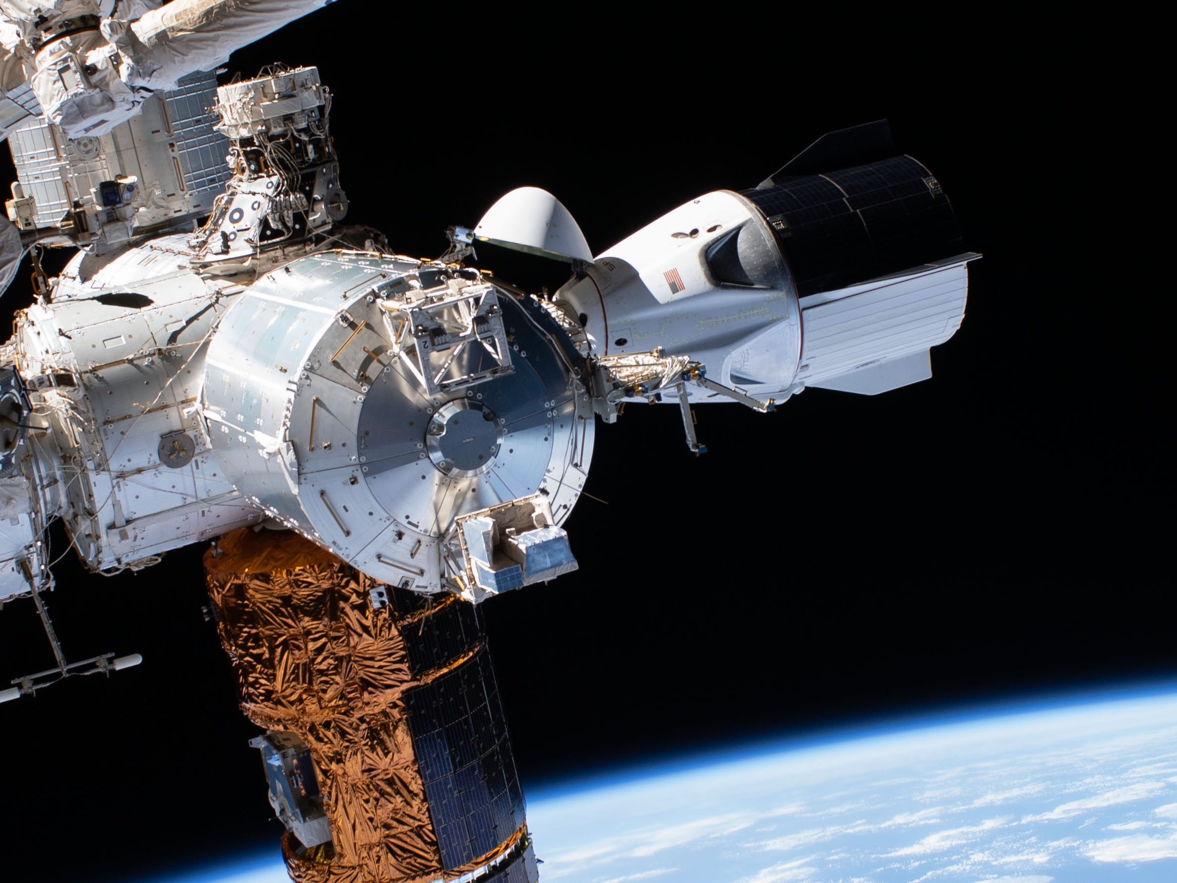 spacex crew dragon endeavour docked international space station iss july 1 2020 iss063e034054