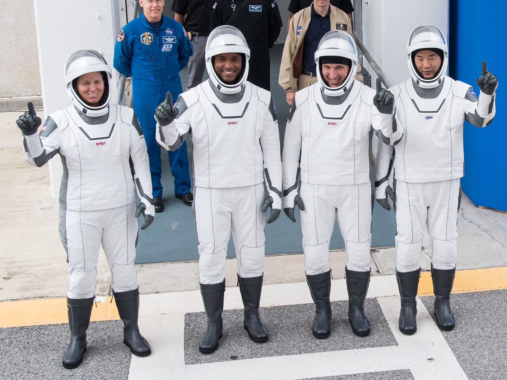 crew 1 nasa jaxa astronauts wave waving launch practice kennedy space center cape canaveral florida november 2020 NHQ202011120002_orig