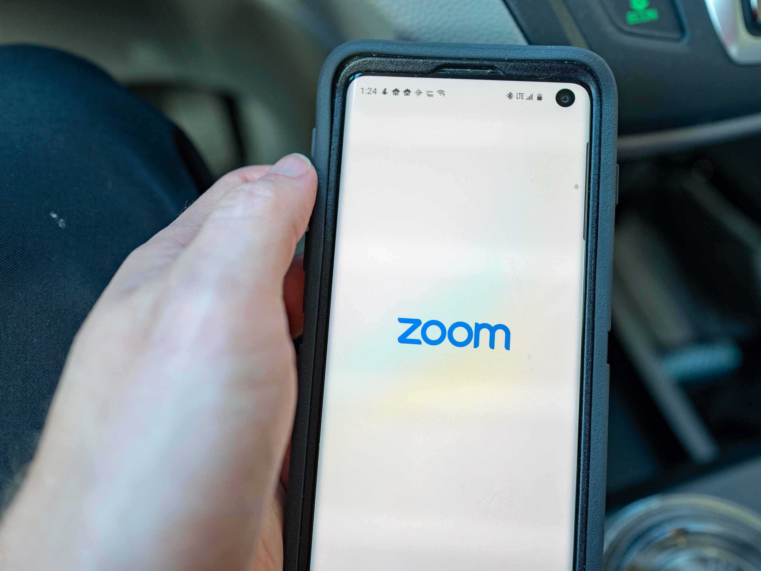 zoom logo mobile app iphone android