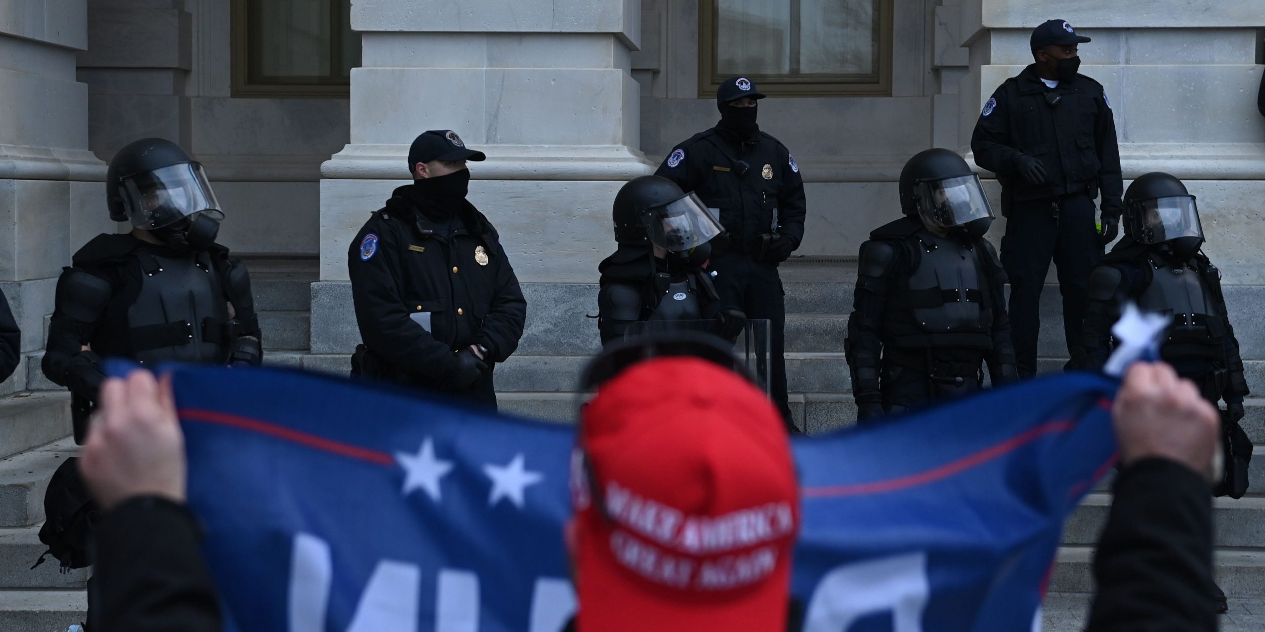 Capitol police vs Trump rioter